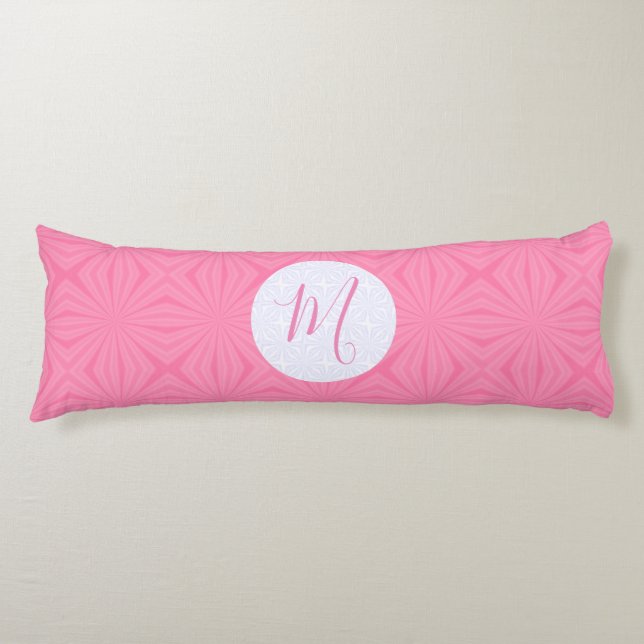 Light Pink Squiggly Squares Personalize Initial  Kroppskudde (Framsidan)