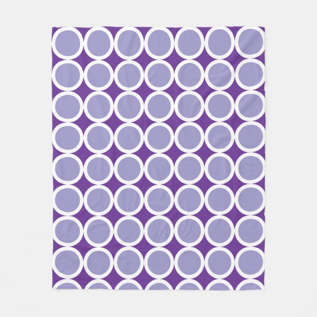 Light purple polka dots on dark purple background fleecefilt (Framsidan)