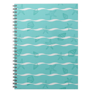 Light Teal Ocean Waves & Seashells Seamless Patter Anteckningsbok