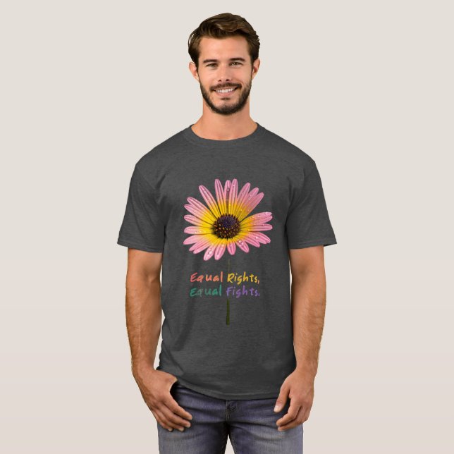 "Lika Höger, Lika kamp Tee" T Shirt (Hel framsida)