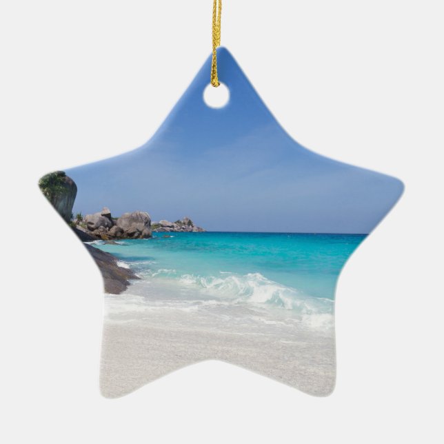 Liknande vit sandstrand och blått havsområde julgransprydnad keramik (Framsidan)