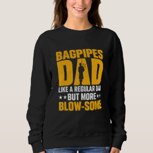 Liknar en pappa som spelar säckpipa som en vanlig t shirt