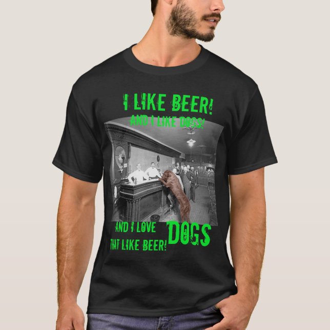 LIKSOM NÖTKÖTT OCH HUNDAR SALOON TAVERN 1900 HUND  T SHIRT (Framsida)