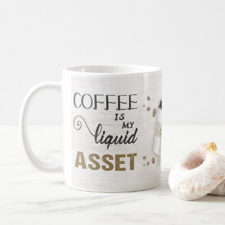 Likvida tillgångar i redovisningskassan kaffemugg