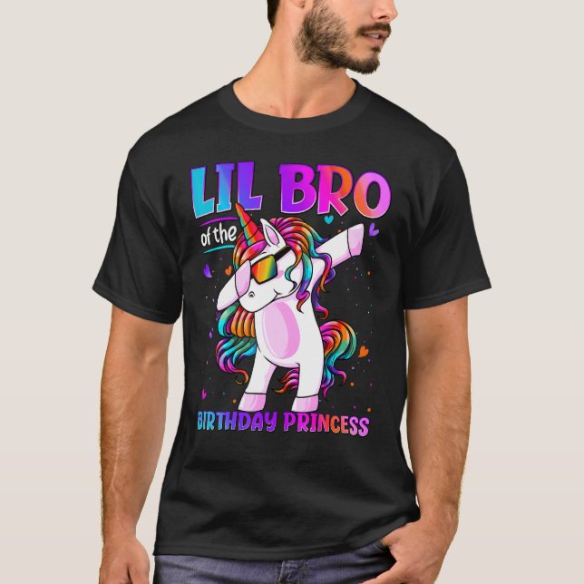 Lil Bro of the Birthday Princess Dabbing Unicorn L T Shirt (Framsida)