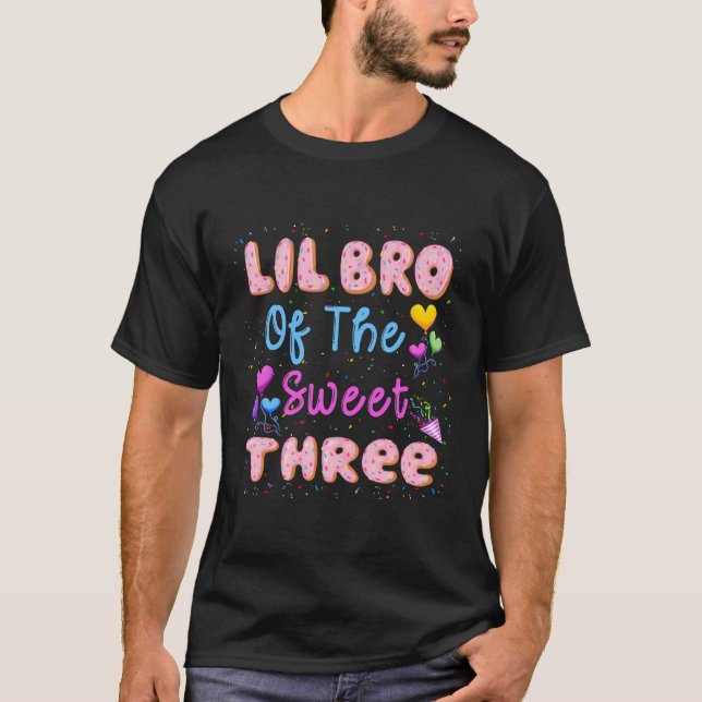 Lil Bro of the Sweet Three 3Rd Donut Birthday Part T Shirt (Framsida)