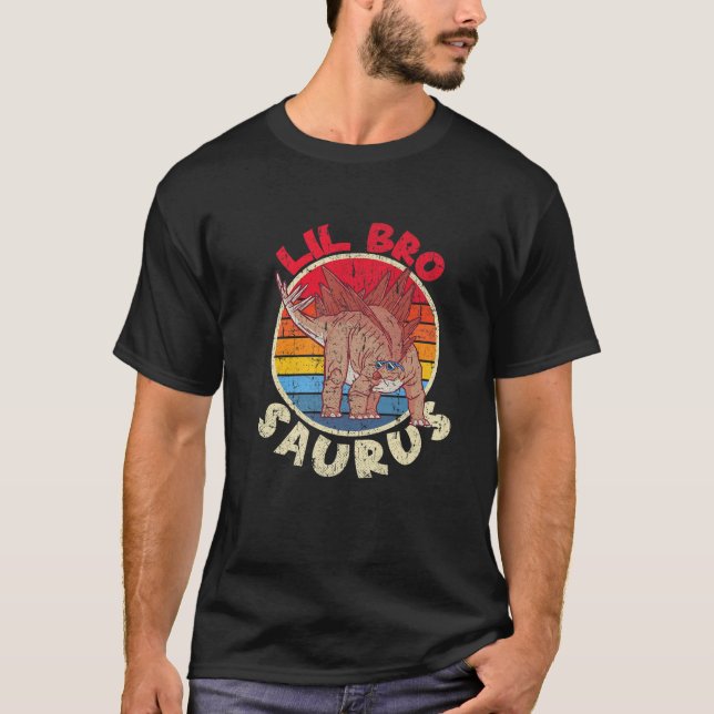 Lil Bro Saurus I Stegosaurus Stenops I Family Matc T Shirt (Framsida)