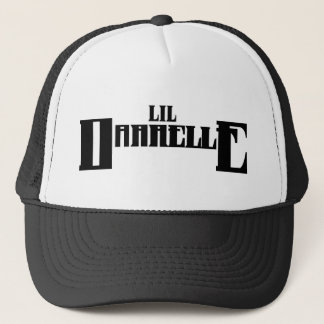 Lil Darrelle hatt Truckerkeps