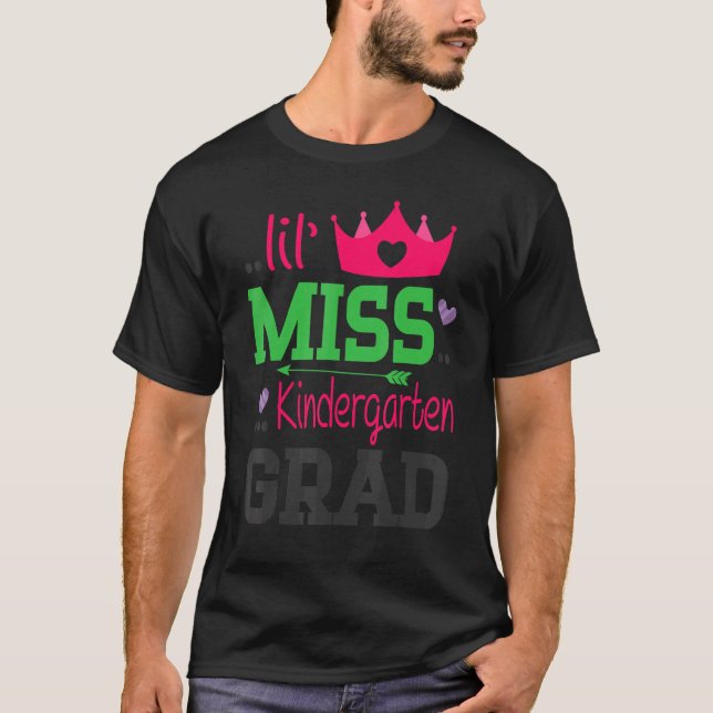 Lil Miss Kindergarten Grad förra dagen i School Se T Shirt (Framsida)