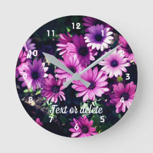 Lila African Daisy Flowers Personlig Rund Klocka