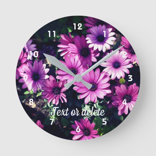 Lila African Daisy Flowers Personlig Rund Klocka (Framsida)