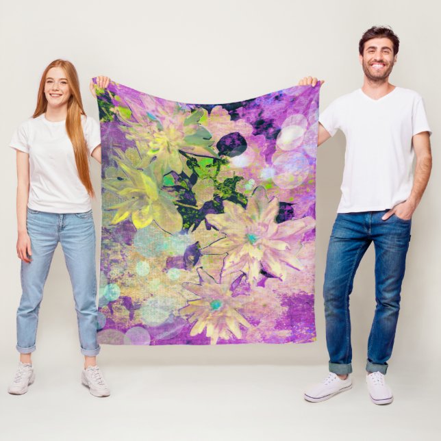 Lila akvarellblomma fleecefilt (På plats)