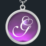 Lila Amethyst Gem Monogram Silverpläterat Halsband<br><div class="desc">Elegant och unik design med gemstone. Mycket exakt modellering och rendering i 3D Studio Max av Bulgan Lumini .Part från serien Hyper Talismans.</div>
