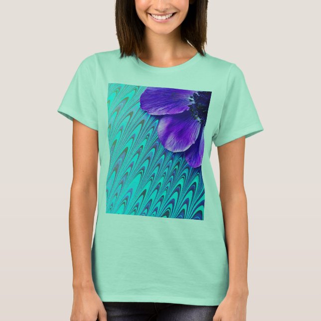 Lila anemon på mönstrad bakgrund t-shirt (Framsida)