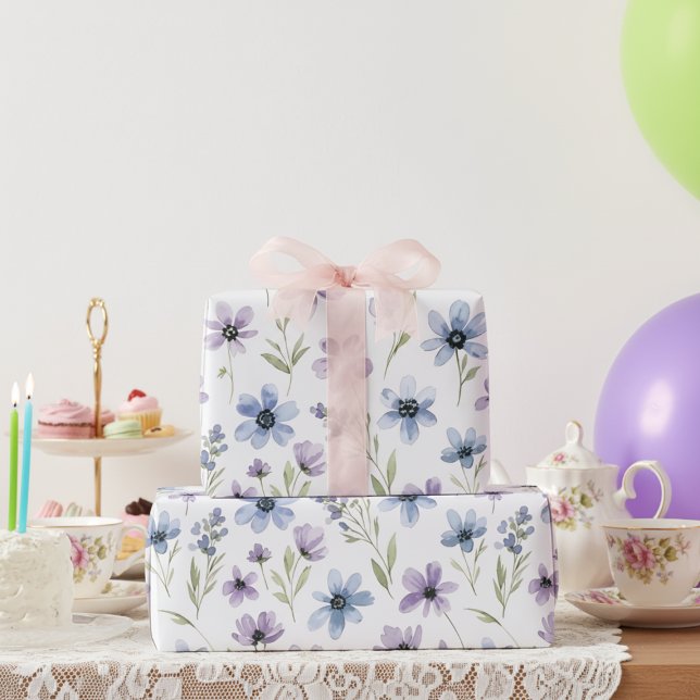 Lila äng med vilda blommor presentpapper (Skapare uppladdad)