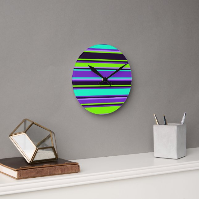 Lila-, Aqua- och Chartreuse Stripe-väggsluss Rund Klocka (Kontor)