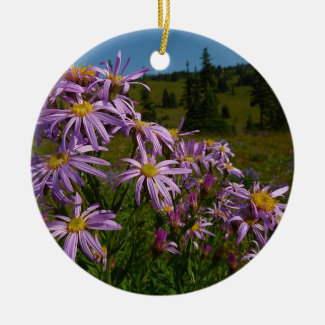 Lila Asterblommor vid Mount Rainier Julgransprydnad Keramik (Framsidan)