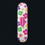 Lila av Blommigt med låg strömförbrukning och Pink Mini Skateboard Bräda 18,5 Cm<br><div class="desc">En reflexströmsdesign med en daisy som är utformad för lila,  rosa,  grönt,  gult och vitt. Anpassa genom att lägga till namn,  initialer eller annan text.</div>