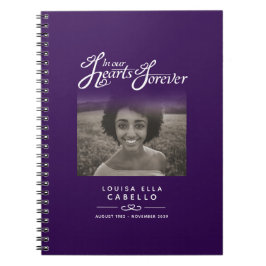 Lila av minnesminneshjärtan mörk anteckningsbok