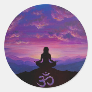 Lila av solnedgångsindex för Meditation Mountain Runt Klistermärke