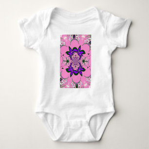 Lila av vacker Rosa i Baby Blommigt Shade Motif Ar Tee