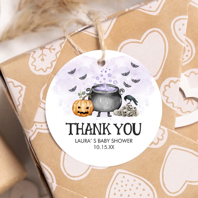 Lila Baby brinner Halloween Baby Shower Round Gåvor Etiketter (A Baby is Brewing Purple Halloween Baby Shower Round Favor Tags)