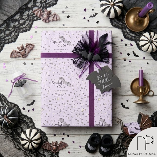 Lila Batty, Stjärnor & Månar Spökligt Söt Presentpapper (Spooky Cute wrapping paper, hand-drawn ink art, purple background, festive birthday gift wrap)