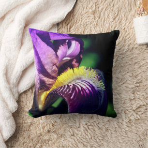 Lila Beared Iris Flower Petal Close Up Kudde