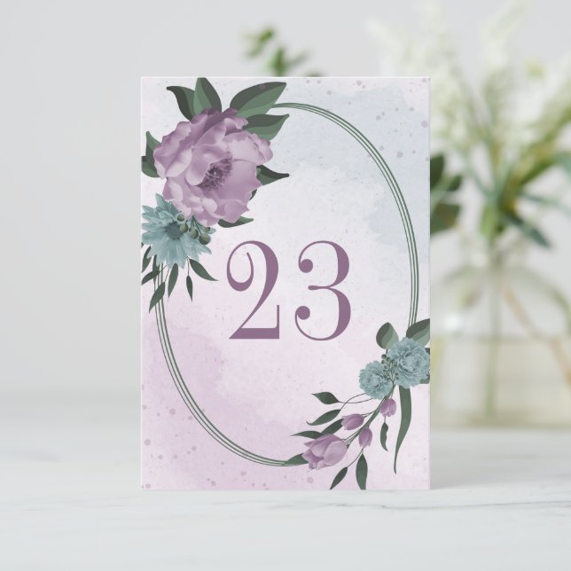 lila blåa blommor-kort för geometriskt bordsnummer (Stående Fram)