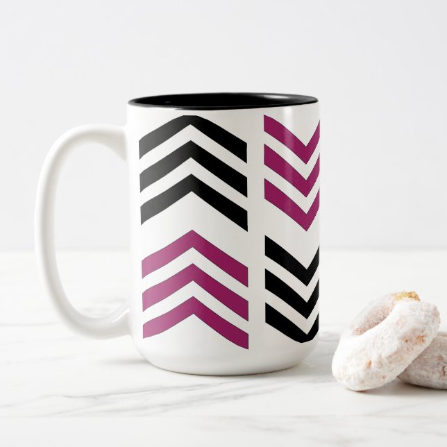 Lila Black Chevron Geometric Mönster Två-Tonad Mugg (Med munk)