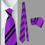 Lila Black Stripe Mönster Slips<br><div class="desc">Lila Black Stripe-halsen i Mönster.</div>