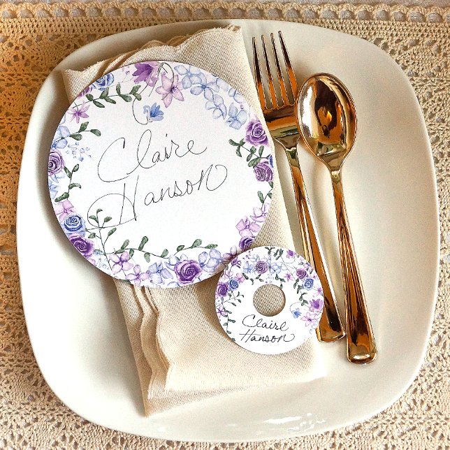 Lila, Blått Blommigt Bröllop Bord Namn-platskort Inbjudningar (purple lavender lilac springtime rose garden wedding place cards for a purple themed wedding party)