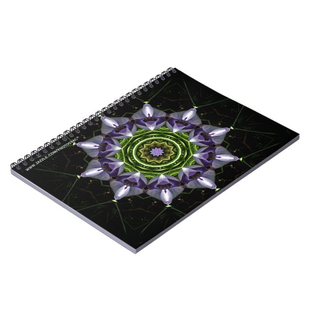 Lila Blomma Anteckningsbok Med Spiral (Vänstra Sidan)