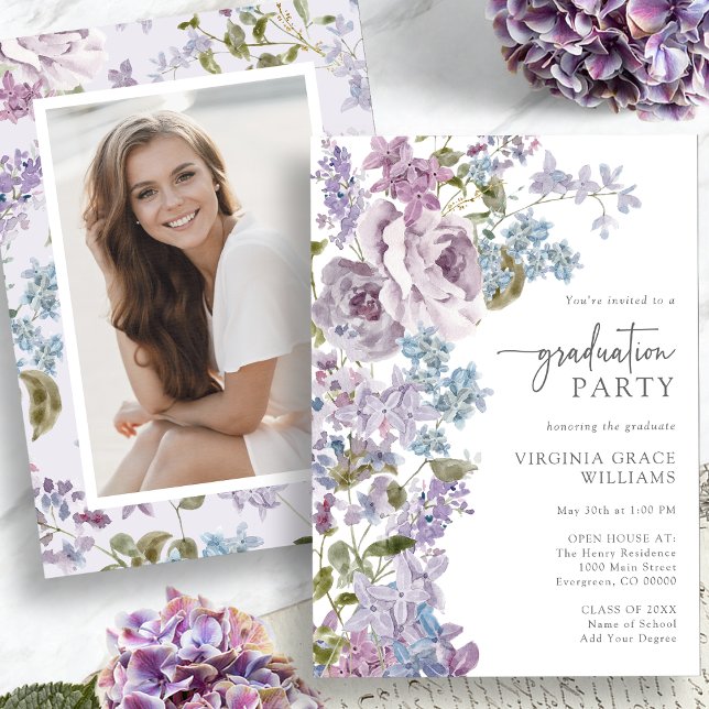 Lila Blommig Examen Inbjudningar (Purple Floral Graduation Invitation Picture on back by Painted Paperie
)
