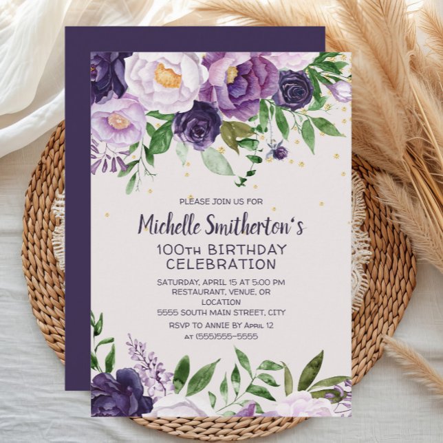 Lila Blommig Glitter 100-årsdag Inbjudningar (Purple watercolor floral women's 100th birthday party invitation)