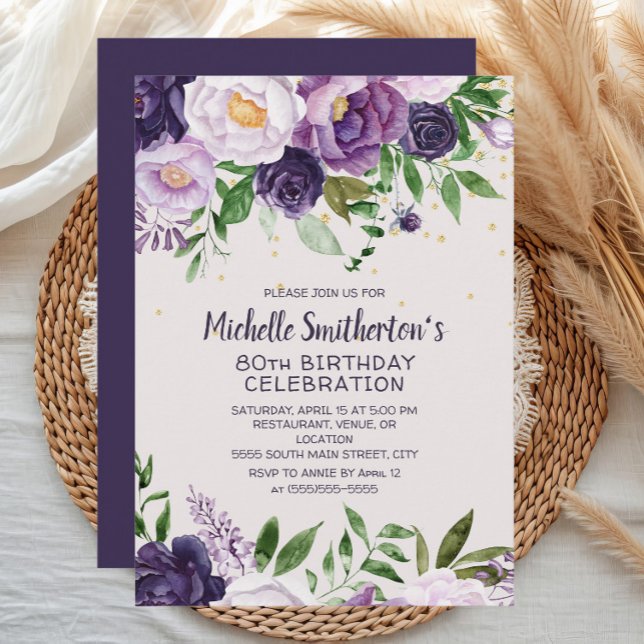 Lila Blommig Glitter 80-års Födelsedagsinbjudan Inbjudningar (Elegant purple watercolor floral women's 80th birthday party invitation)