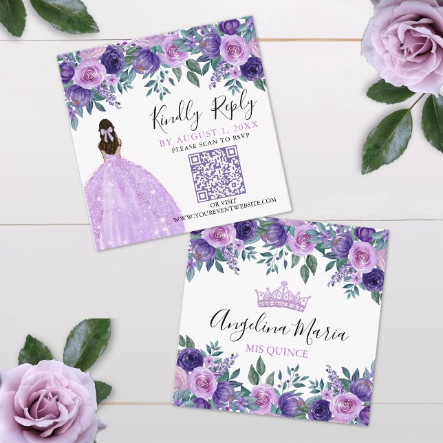 Lila Blommig Quinceanera QR-kod RSVP Tilläggskort (Purple Floral Quinceanera QR Code RSVP Enclosure Card)