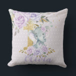 Lila Blommig Söt Elefant 1-års Födelsedagsminne  Kudde<br><div class="desc">Personifiera denna söta lila rosor blommiga Elefant 1-års födelsedags kudde med din egen text enkelt och snabbt. Klicka bara på knappen Redigera med designverktyg för att ytterligare redigera texten, formuleringen, typsnittet, teckenstorleken, textfärgen, lägga till mer text, flytta eller ta bort några bilder. Med en vacker lila rosor blommig arrangemang och...</div>