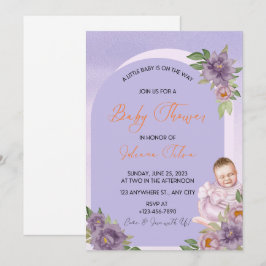 Lila blommiga baby shower-inbjudningar. inbjudningar