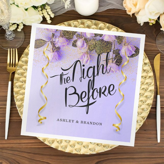 Lila blommiga servetter för repetitionen kvällen f (Skapare uppladdad)