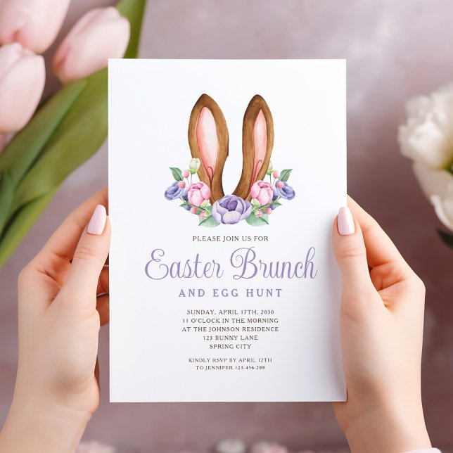 Lila Blommigt Bunny Öron Påsk Brunch Inbjudningar (Purple Floral Bunny Ears Easter Brunch Invitation)