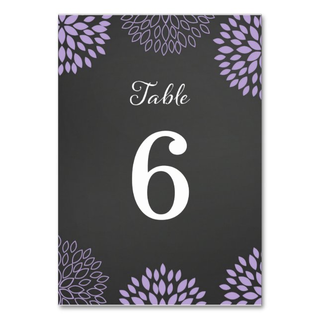 Lila Blommigt Chalkboard Bröllop Bordsnummer Card (Framsidan)