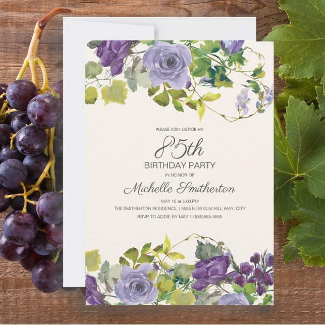 Lila Blommigt Grönt Löv 85:e födelsedagen Inbjudningar (Purple floral and vines 85th birthday party invitation)