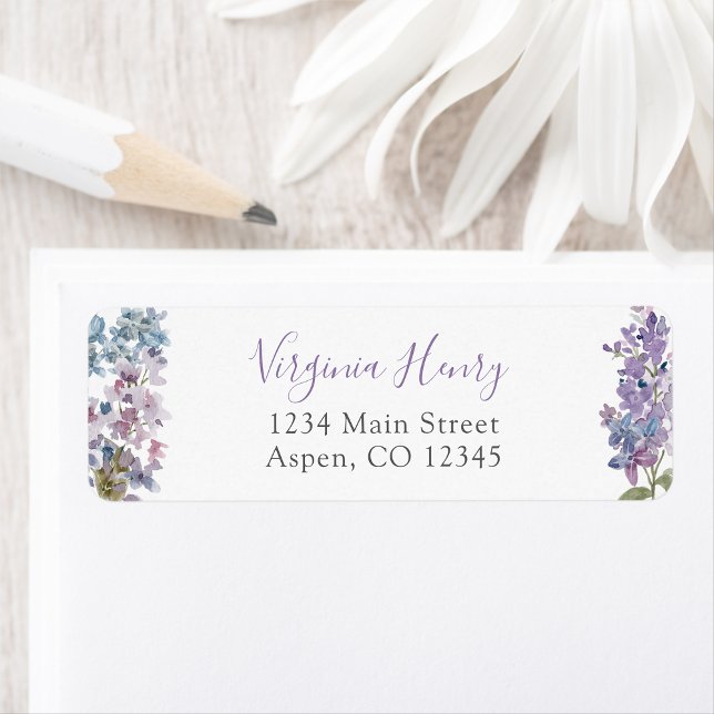 Lila Blommigt Returadress Etikett (Purple Floral Address Label by Painted Paperie
)
