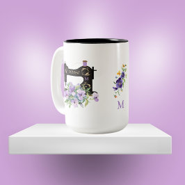 Lila Blommigt Vintage Sewing Maskin Monogram Två-Tonad Mugg