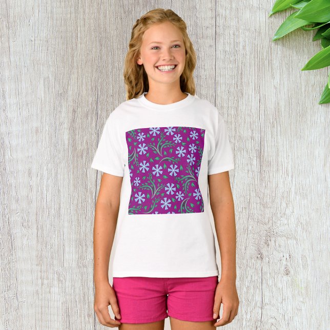 Lila blommönster med blå blommor t shirt (Skapare uppladdad)