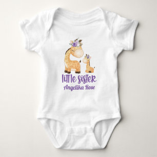 Lila blommor Giraffe Litter Sister T Shirt
