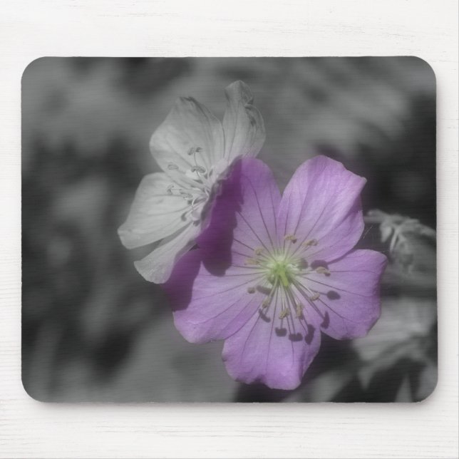 Lila blommor i Black and White Mousepad Musmatta (Framsidan)