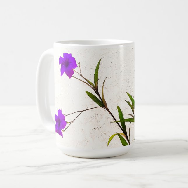 Lila blommor i brisen kaffemugg (Framsida vänster)