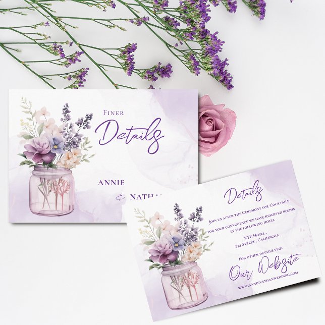 Lila blommor i Mason Burk Blommigt Bröllop Tilläggskort (Purple Flowers In Mason Jar Floral Wedding Details Enclosure Card)